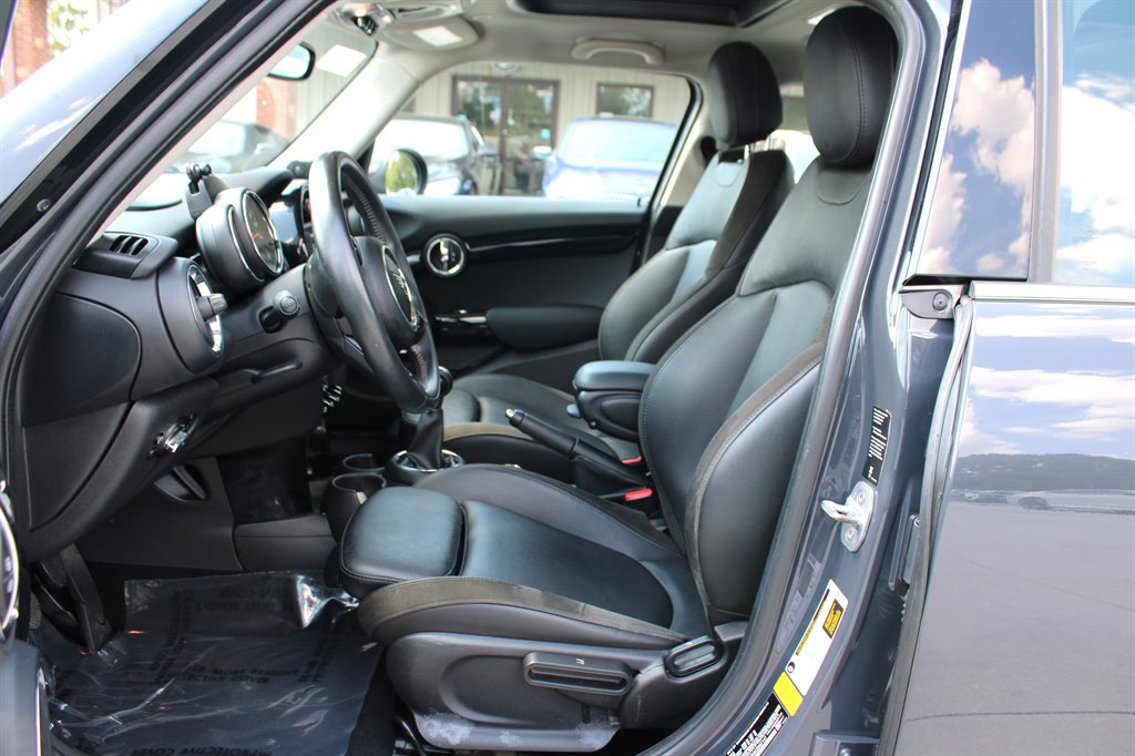 2019 Mini Cooper 4 Door Hardtop S Iconic photo 14