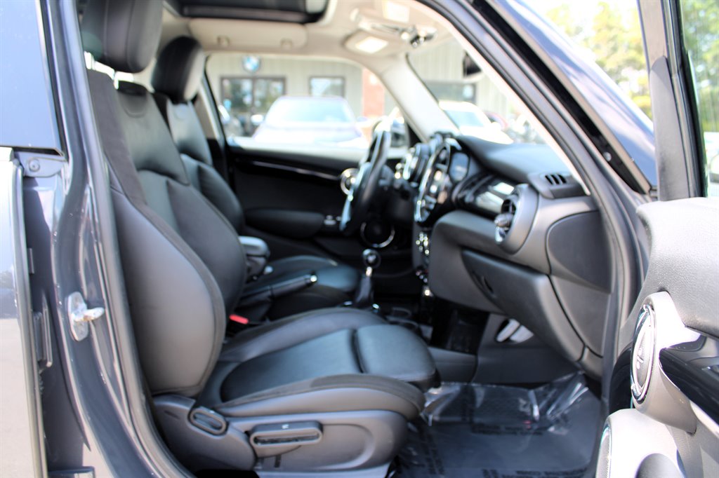 2019 Mini Cooper 4 Door Hardtop S Iconic photo 16