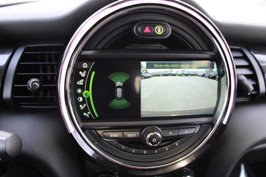 2019 Mini Cooper 4 Door Hardtop S Iconic photo 24