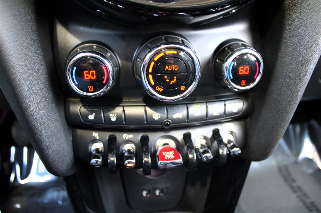 2019 Mini Cooper 4 Door Hardtop S Iconic photo 26