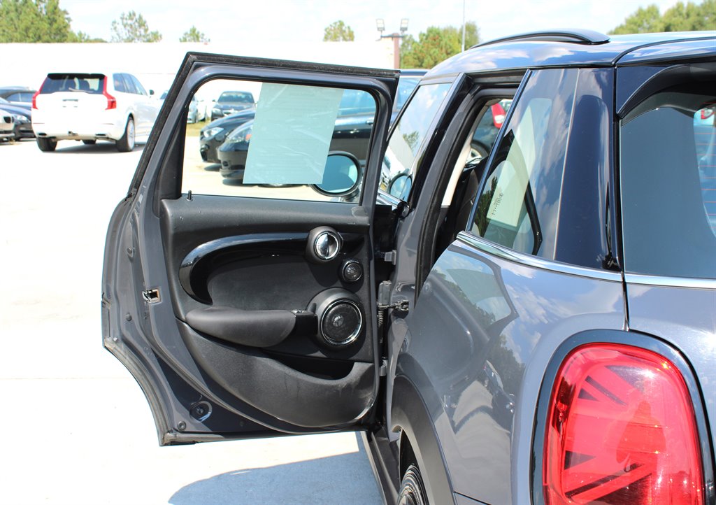 2019 Mini Cooper 4 Door Hardtop S Iconic photo 30