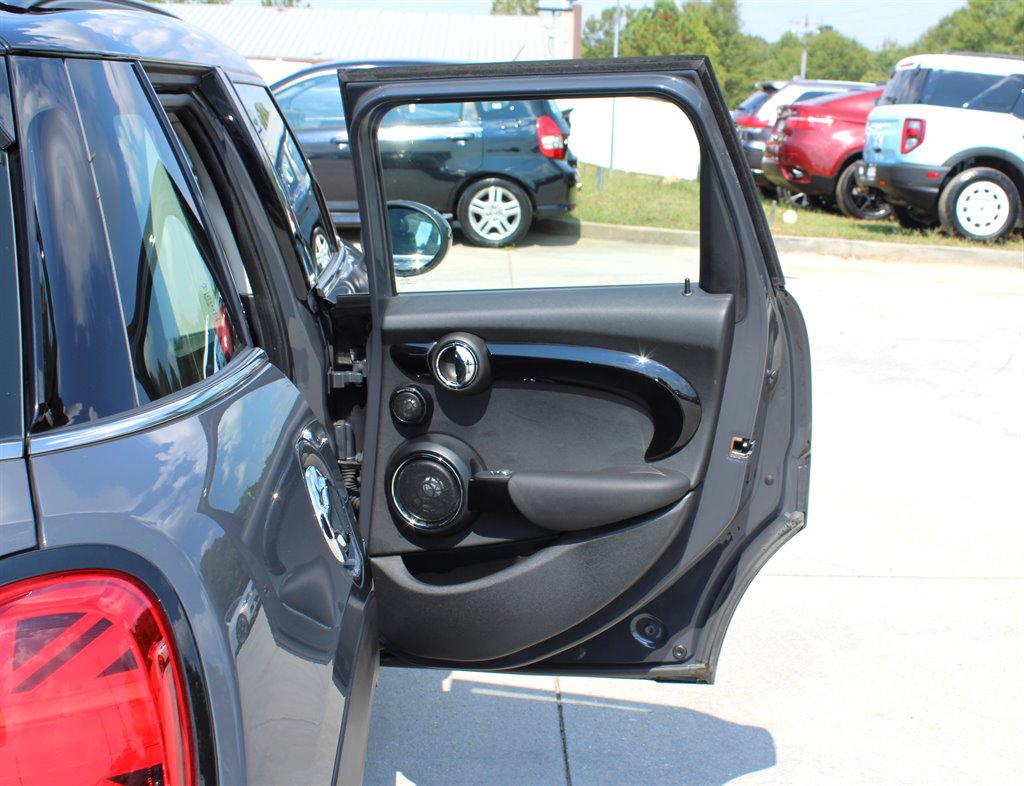 2019 Mini Cooper 4 Door Hardtop S Iconic photo 31