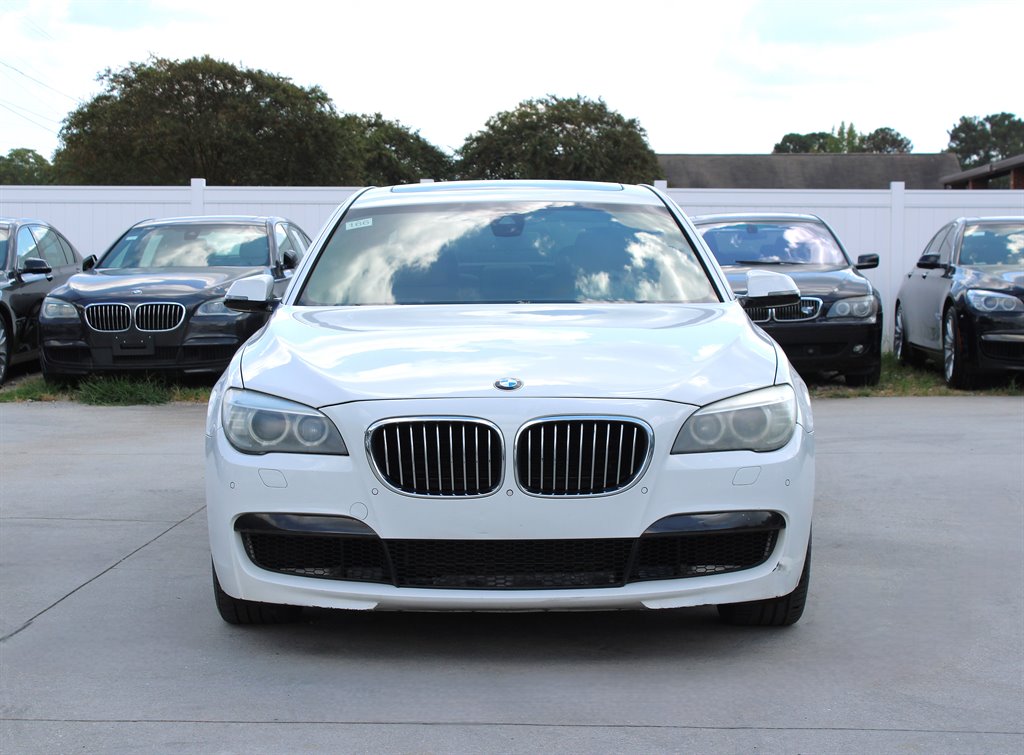 2013 BMW 7 Series 750i - Photo 2