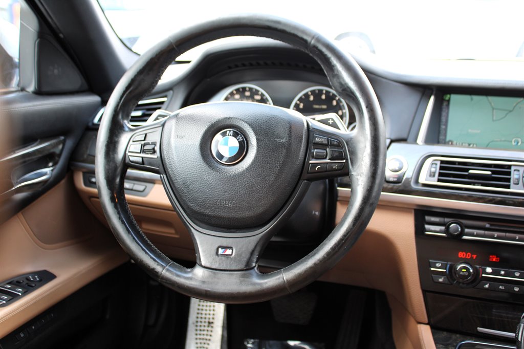 2013 BMW 7 Series 750i - Photo 13