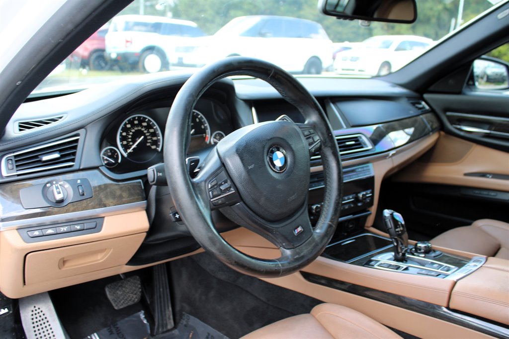 2013 BMW 7 Series 750i - Photo 15