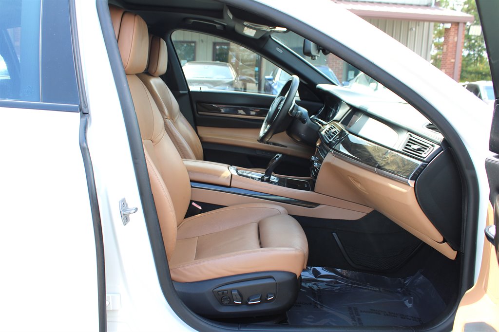 2013 BMW 7 Series 750i - Photo 16