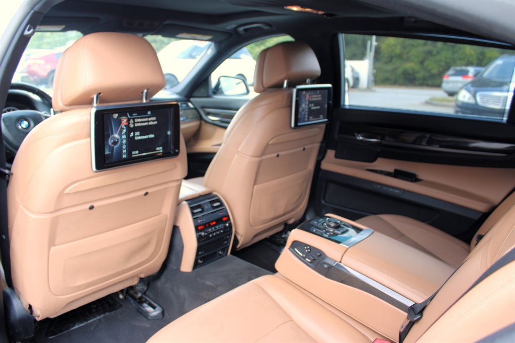 2013 BMW 7 Series 750i - Photo 19