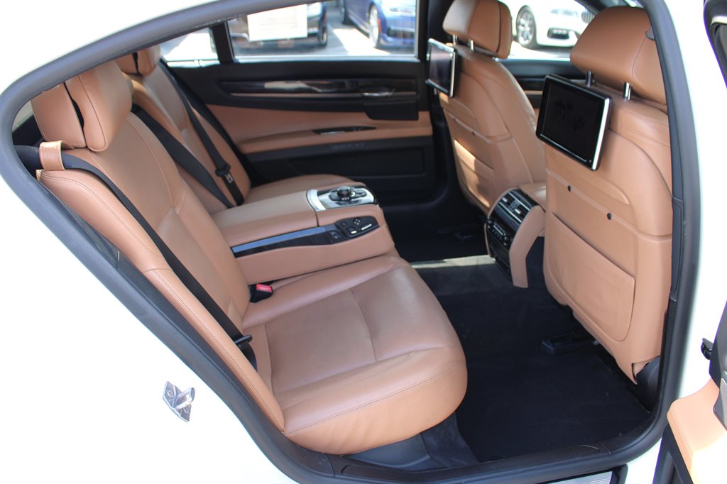 2013 BMW 7 Series 750i - Photo 20