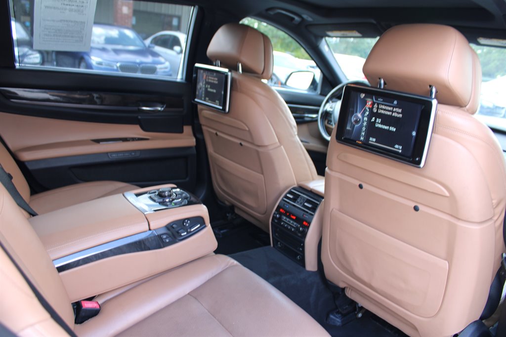 2013 BMW 7 Series 750i - Photo 21