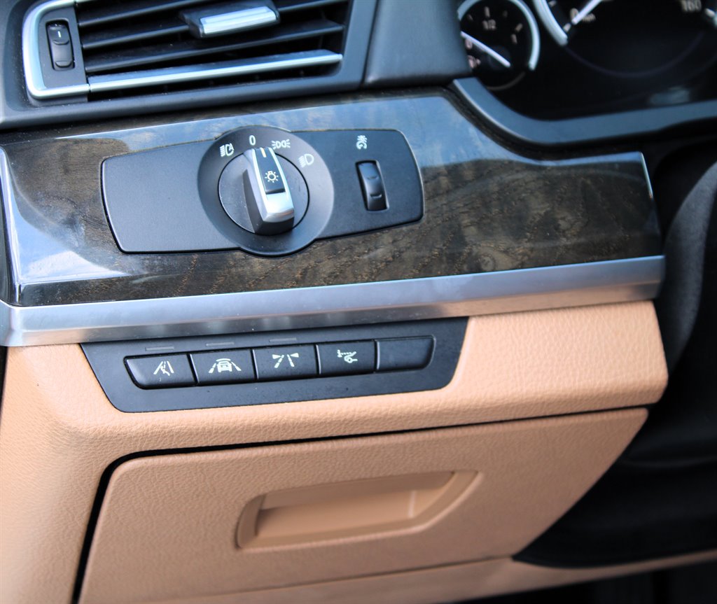 2013 BMW 7 Series 750i - Photo 30