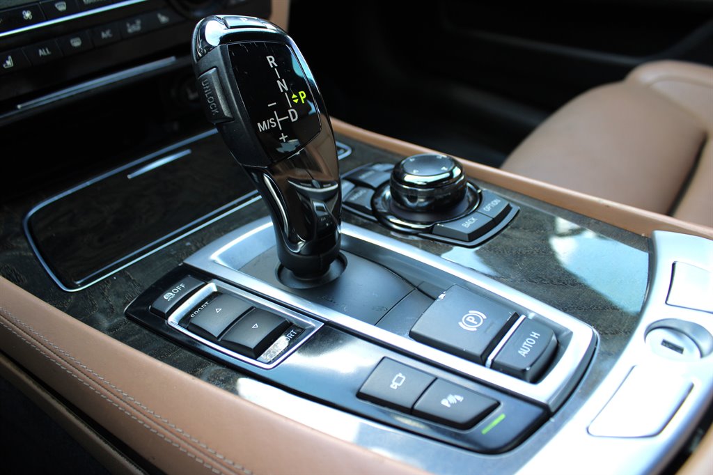 2013 BMW 7 Series 750i - Photo 33