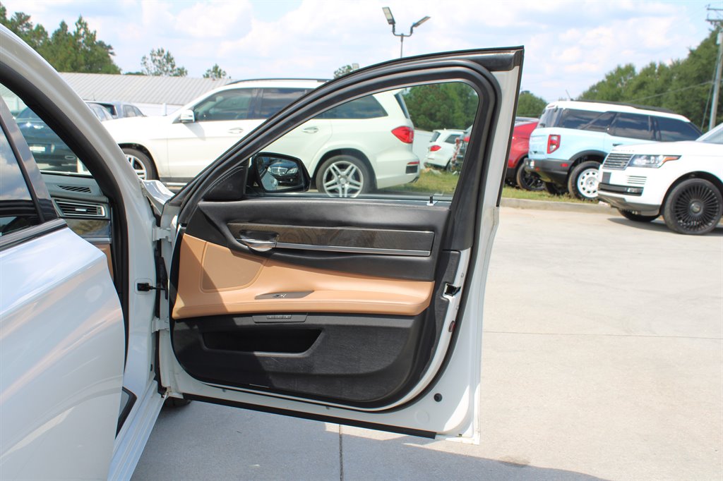2013 BMW 7 Series 750i - Photo 35