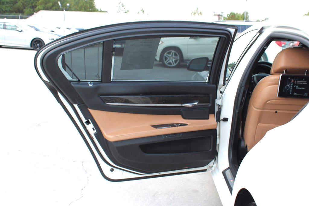 2013 BMW 7 Series 750i - Photo 36