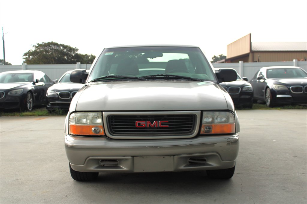 1999 Gmc Sonoma SLS photo 2