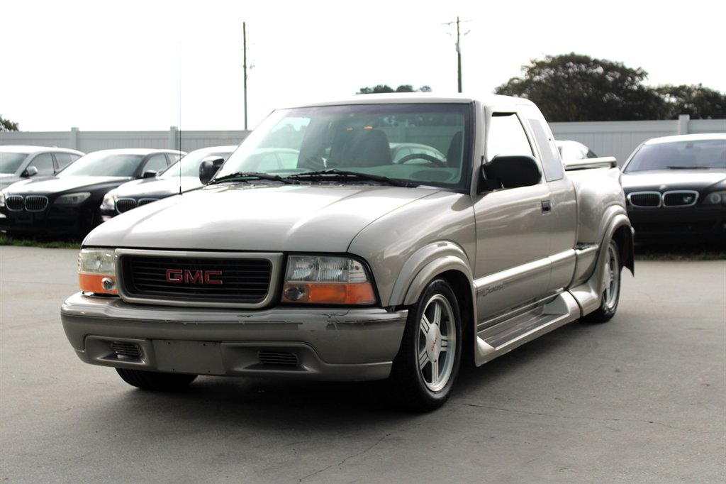 1999 Gmc Sonoma SLS photo 3