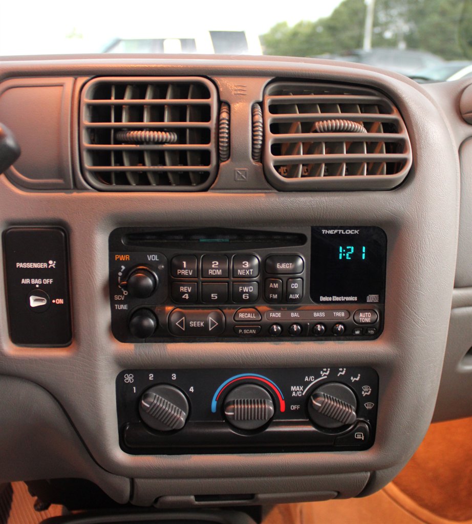 1999 Gmc Sonoma SLS photo 13