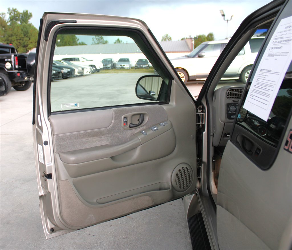 1999 Gmc Sonoma SLS photo 14