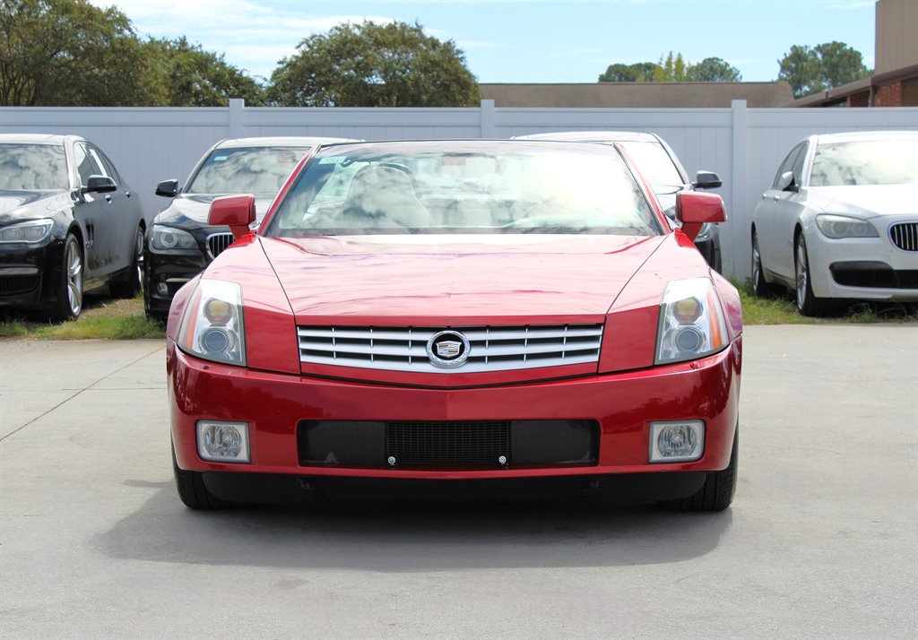 2004 Cadillac XLR photo 2