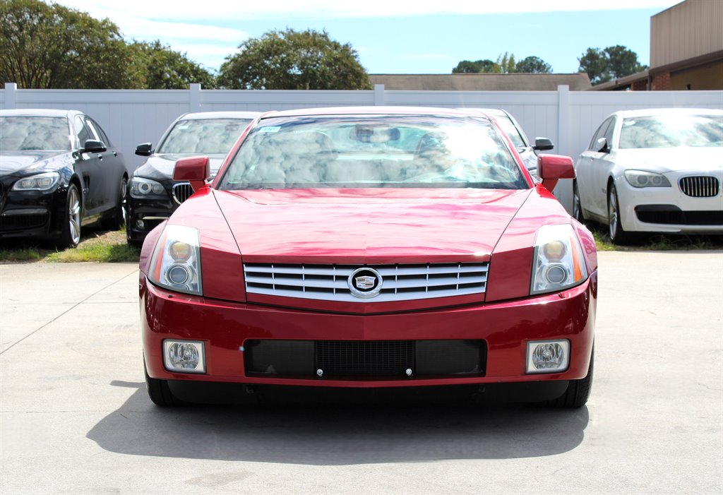 2004 Cadillac XLR photo 3