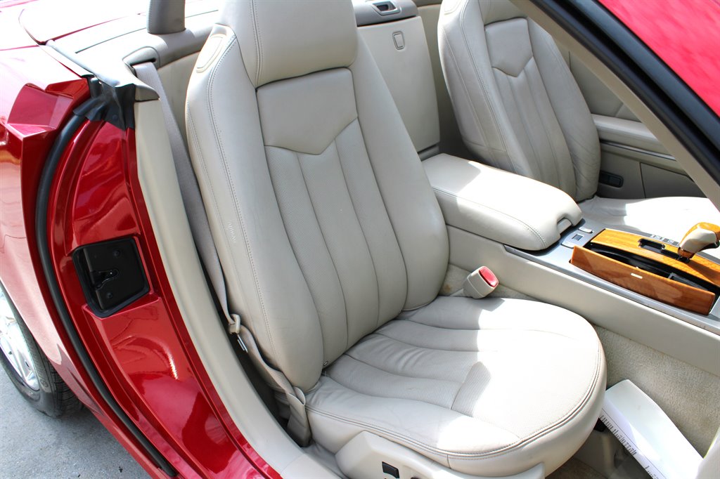 2004 Cadillac XLR photo 23