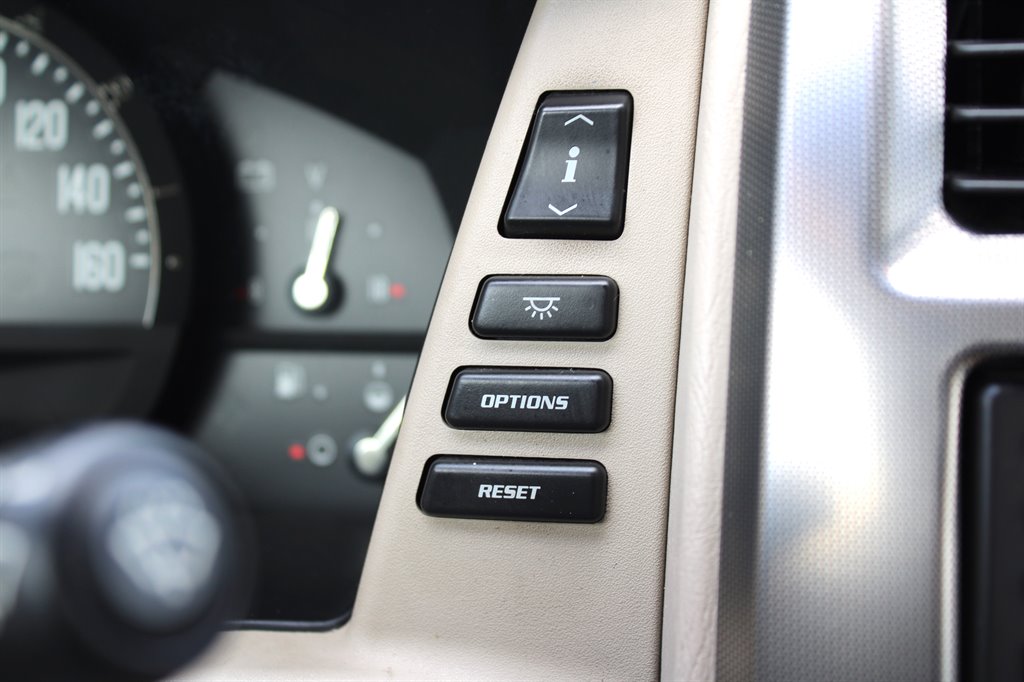 2004 Cadillac XLR photo 30