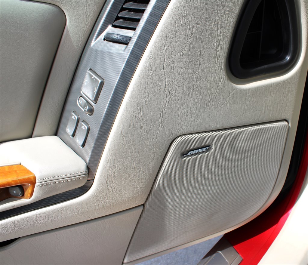 2004 Cadillac XLR photo 35