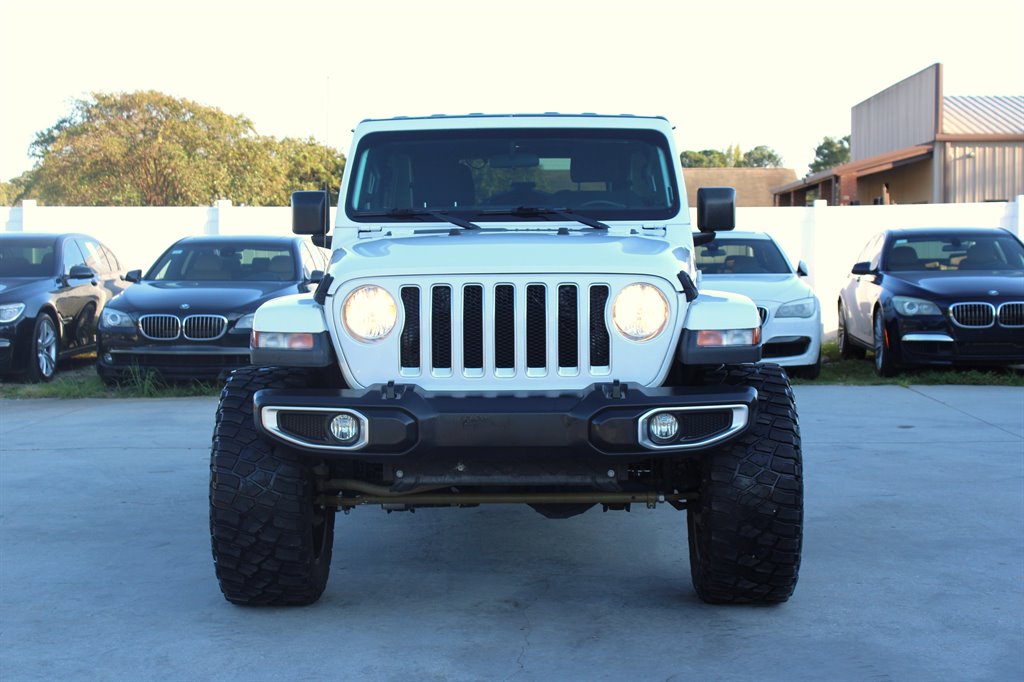 2018 Jeep Wrangler Unlimited Sahara photo 2
