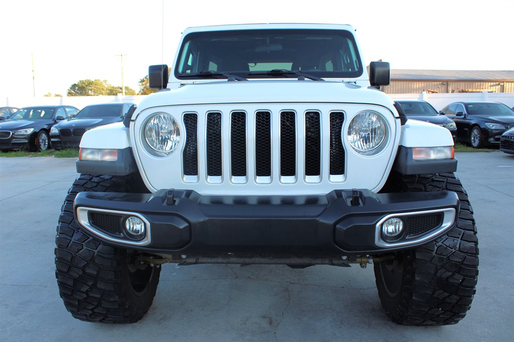 2018 Jeep Wrangler Unlimited Sahara photo 3
