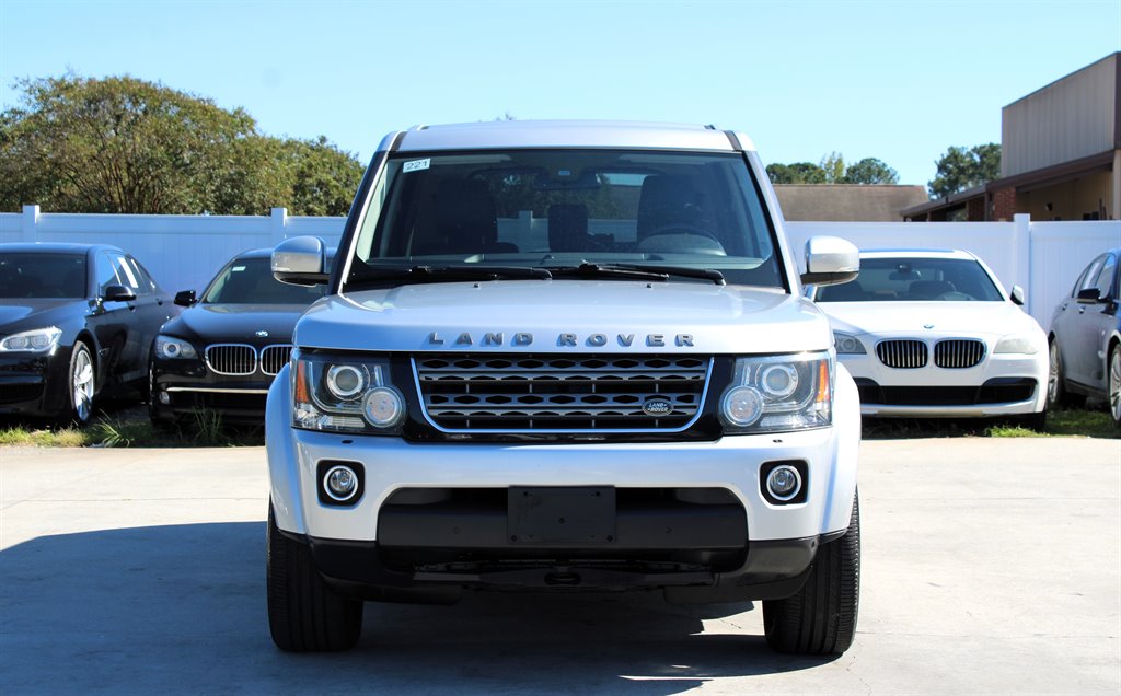 2015 Land Rover LR4 HSE photo 2