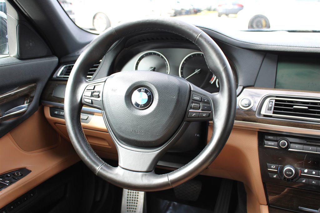 2012 BMW 7 Series 750i - Photo 13