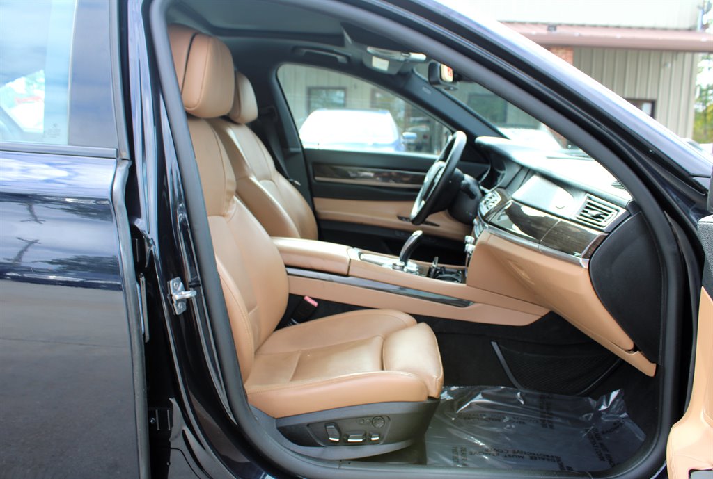 2012 BMW 7 Series 750i - Photo 16
