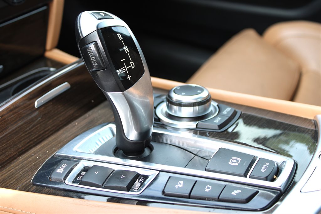 2012 BMW 7 Series 750i - Photo 25
