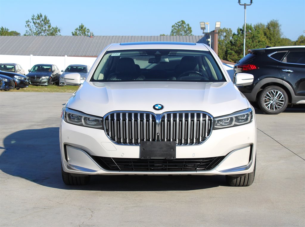2020 Bmw 750i xDrive Sedan photo 2