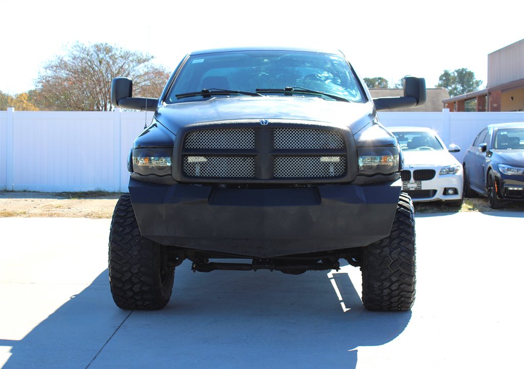 2003 Dodge Ram SLT photo 2