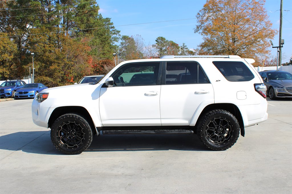 2018 Toyota 4Runner SR5 photo 4