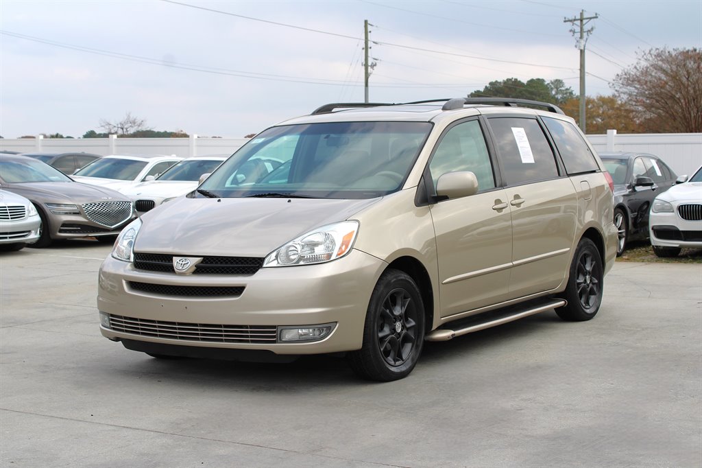 2005 Toyota Sienna XLE photo 3