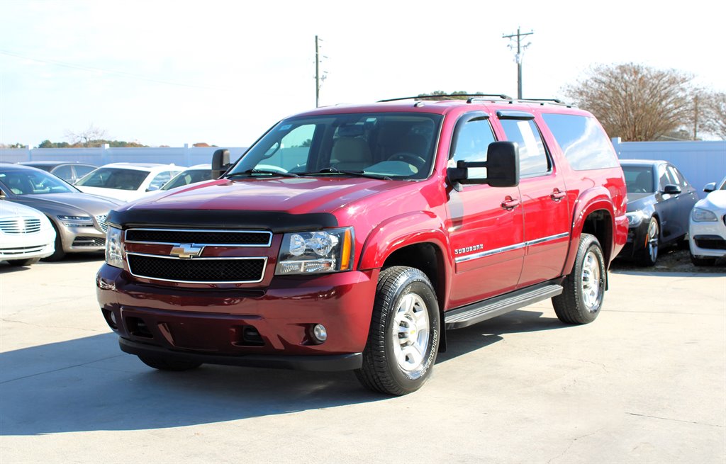 2011 Chevrolet Suburban LS photo 2