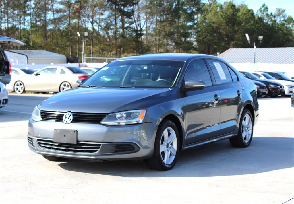 2012 Volkswagen Jetta TDI photo 2