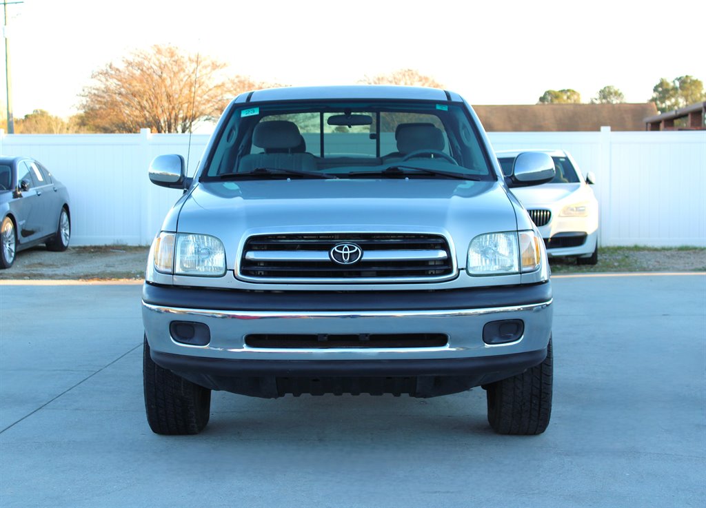 2002 Toyota Tundra SR5 photo 2
