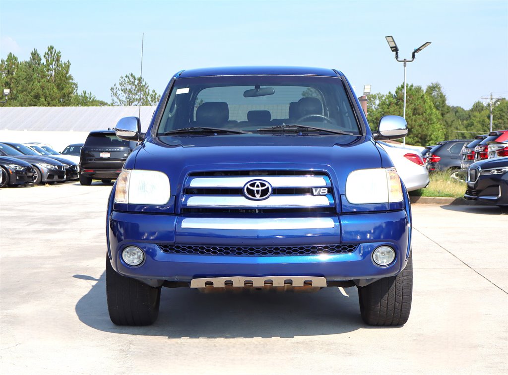 Toyota Tundra photo 2