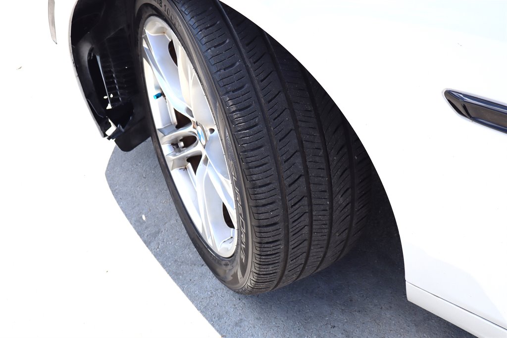 BMW 5 Series photo 10