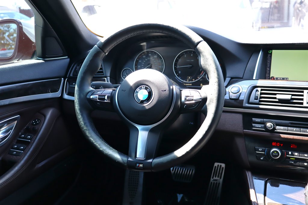 BMW 5 Series photo 14