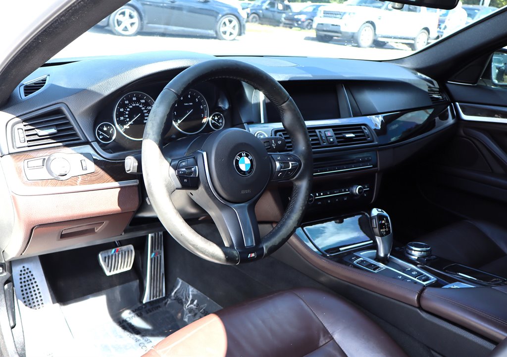 BMW 5 Series photo 16