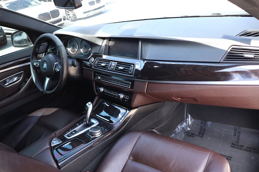 BMW 5 Series photo 18