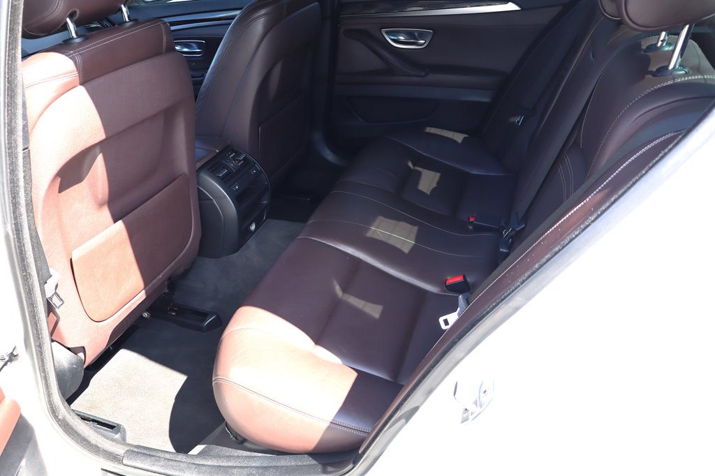 BMW 5 Series photo 19
