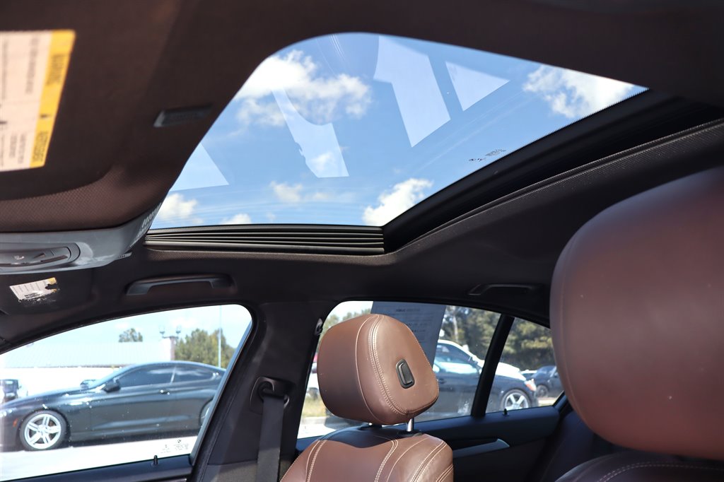 BMW 5 Series photo 22