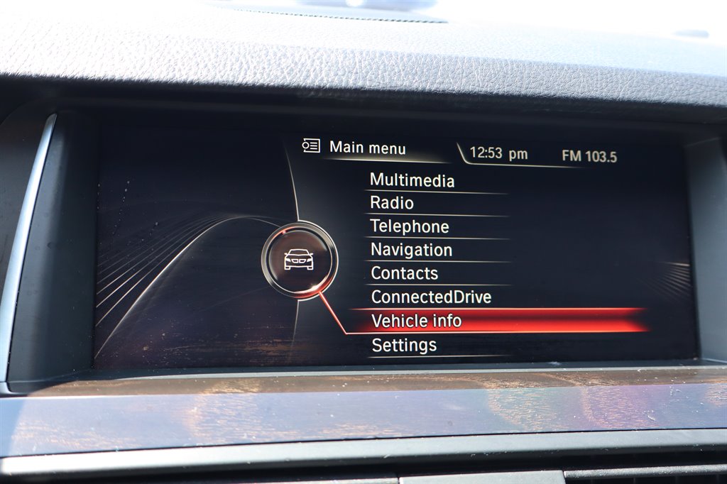 BMW 5 Series photo 24