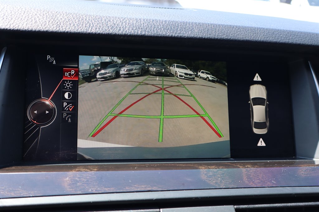 BMW 5 Series photo 26