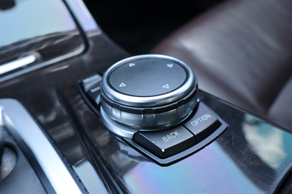 BMW 5 Series photo 32
