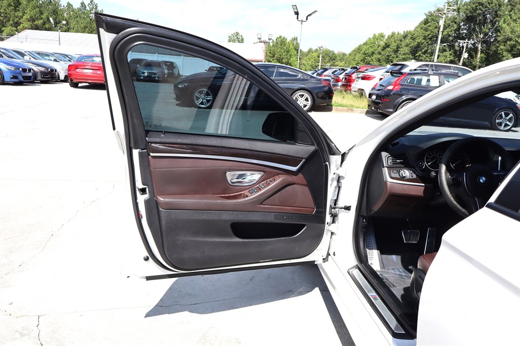 BMW 5 Series photo 33